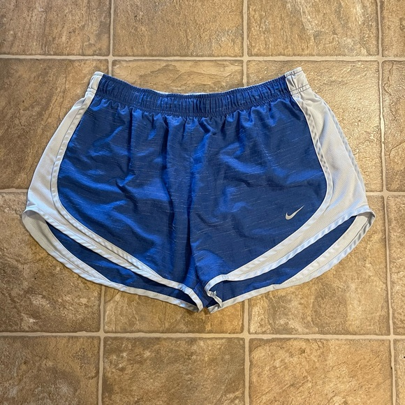 Nike‎ Dri Fit Women’s Shorts - Picture 1 of 3